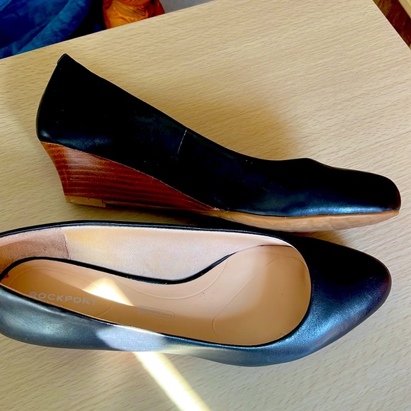 Women’s wedge shoes by Rockport, size 6.5, black. Worn just 2 times, like new - Picture 5 of 7
